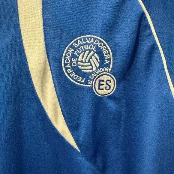 El Salvador Football Soccer Jersey - Picture 3 of 7
